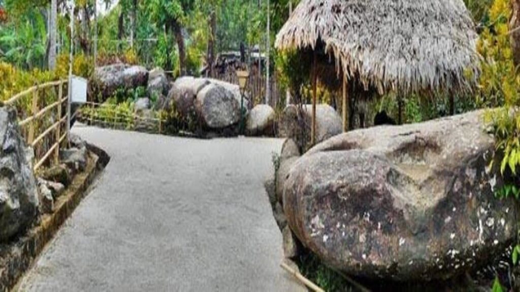 Mawlynnong. 10 hidden gems in india