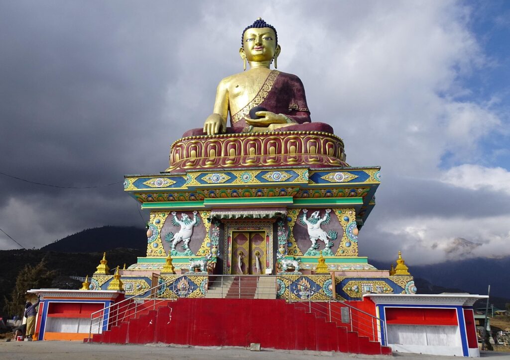 Buddha statue in Tawang, 10 hidden gems i 