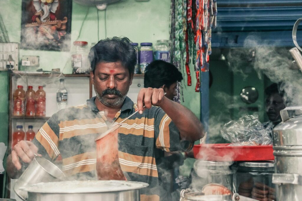 Hot chai, Delhi street food